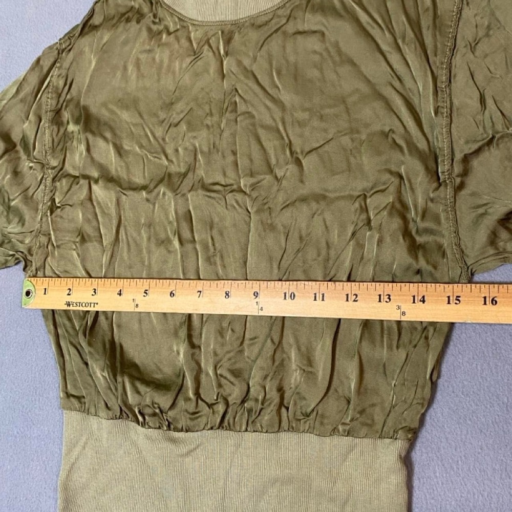 Michael Stars Satin Olive Green Short Sleeve Blouse Women's small low crop - Picture 3 of 8